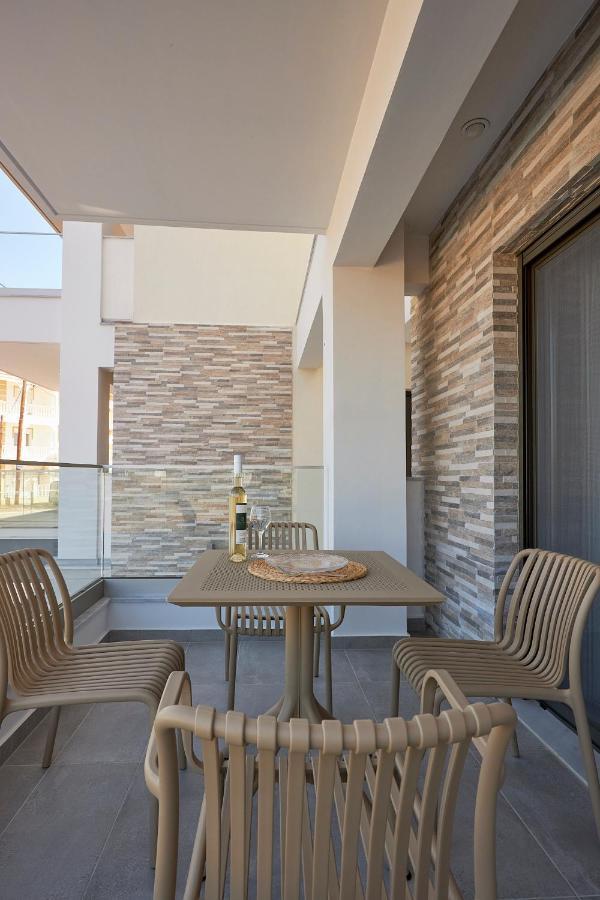 Greystoneapartments Paralia Dionisiou Exterior foto